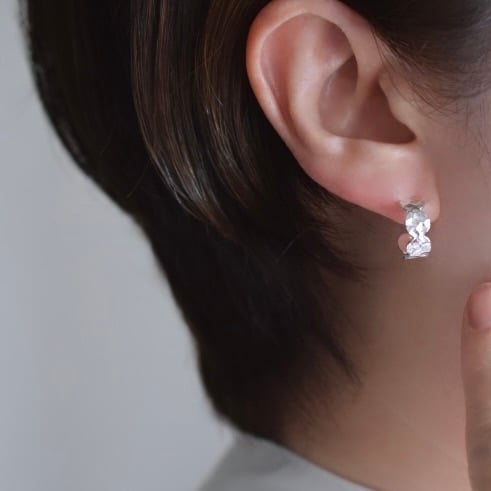 shaesbyシルバー ハンマードリーフ型ピアス b-0480 揺れるシルバーリーフピアス シルバー925 ピアス