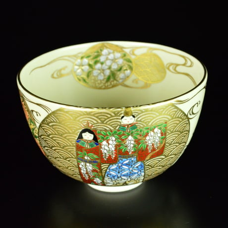 杉田祥平　清閑寺窯　色絵貝形青海波に立雛画茶盌