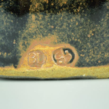 Bernard Howell Leach　Moulded Tenmoku Bottle.　　　　　　　　　　　　　　　　【お問い合わせ商品】