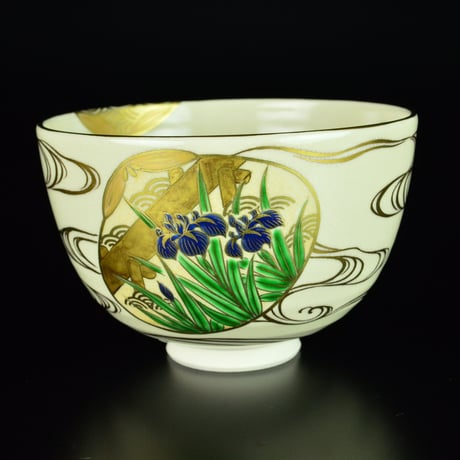 杉田祥平　清閑寺窯　色絵貝形青海波に立雛画茶盌