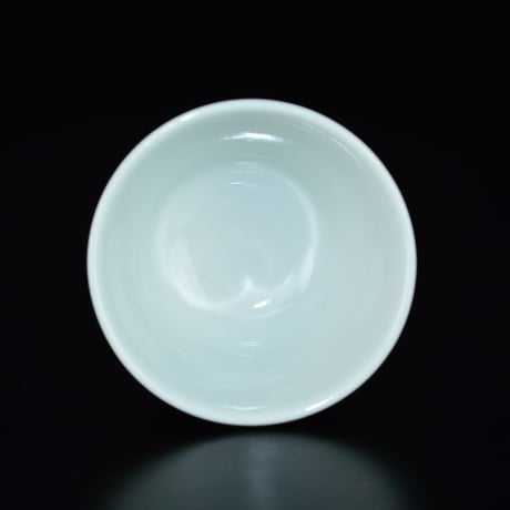 近藤悠三　赤地金彩盃