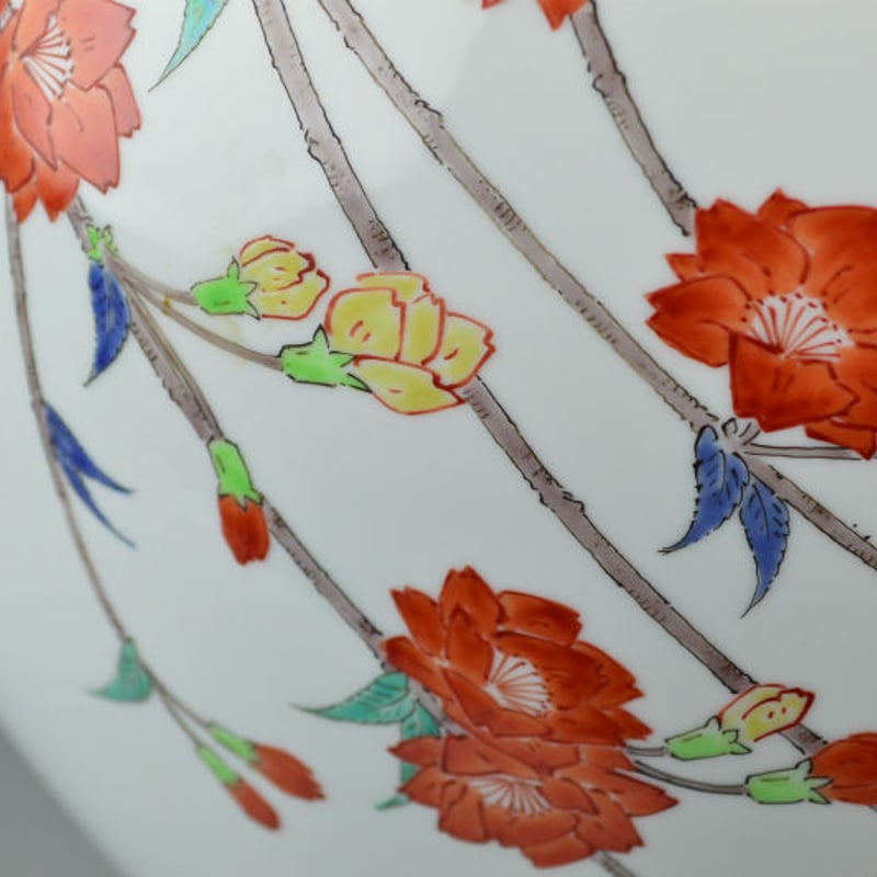 十四代 酒井田柿右衛門 濁手枝垂桜文花瓶 【お問い合わせ商品】 |