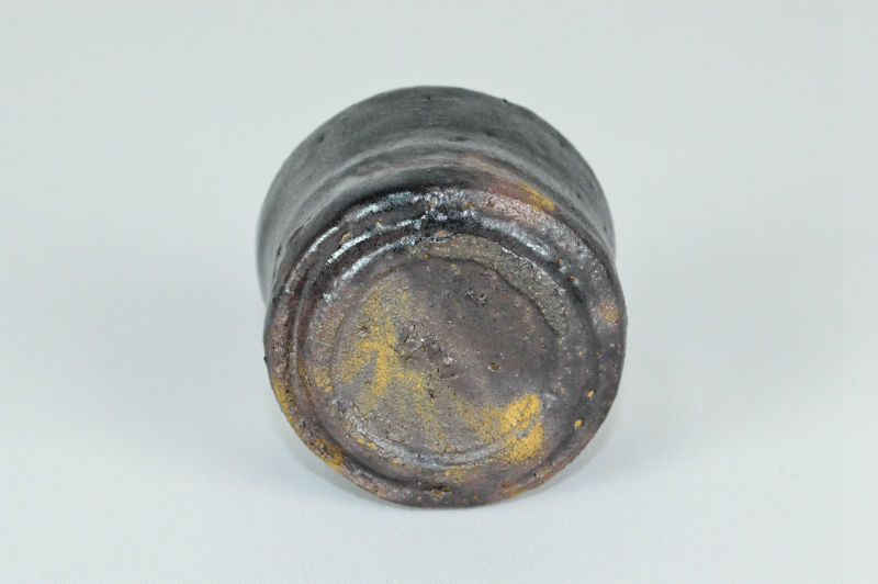 豊場惺也 瀬戸黒酒盃 ぐい呑み 未使用 豊場惺也 瀬戸黒酒盃 | GALLERY 旭