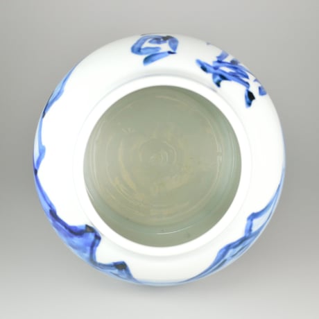 近藤悠三　山染付白雲流水壺