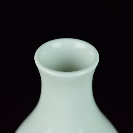 十四代 酒井田柿右衛門　濁手柿文徳利