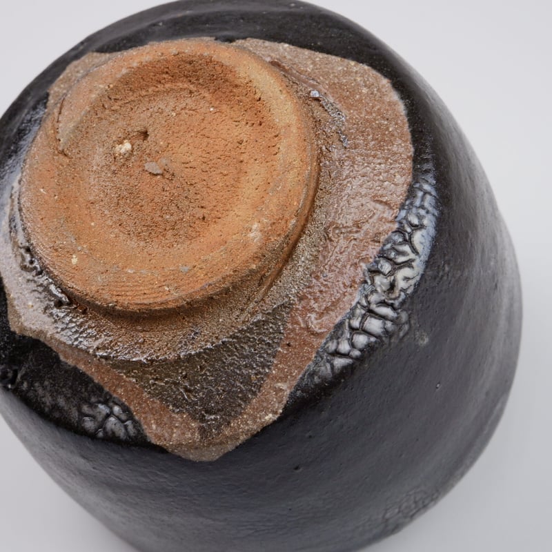 西岡良弘 黒唐津茶碗 | GALLERY 旭 西岡良弘 黒唐津茶碗 | GALLERY 旭