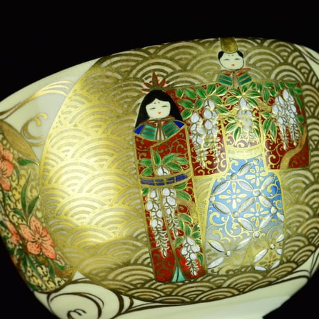 杉田祥平　清閑寺窯　色絵貝形青海波に立雛画茶盌