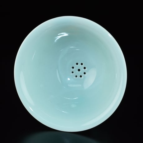 八木明　青白磁漏斗
