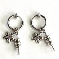【🌸お花見のイヤリング】花団子(イヤリング）［銀燭］
