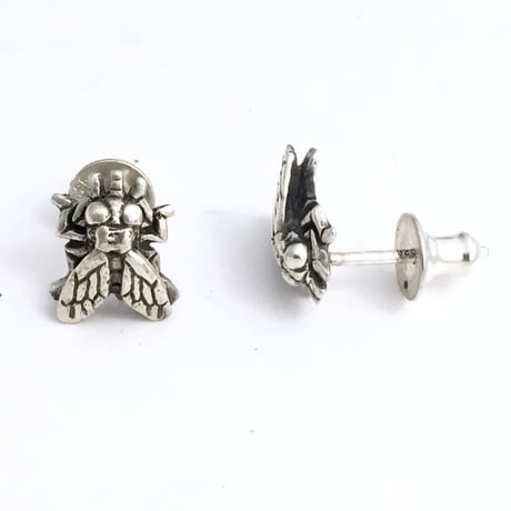 Flyピアス ［BLINDRABBIT］