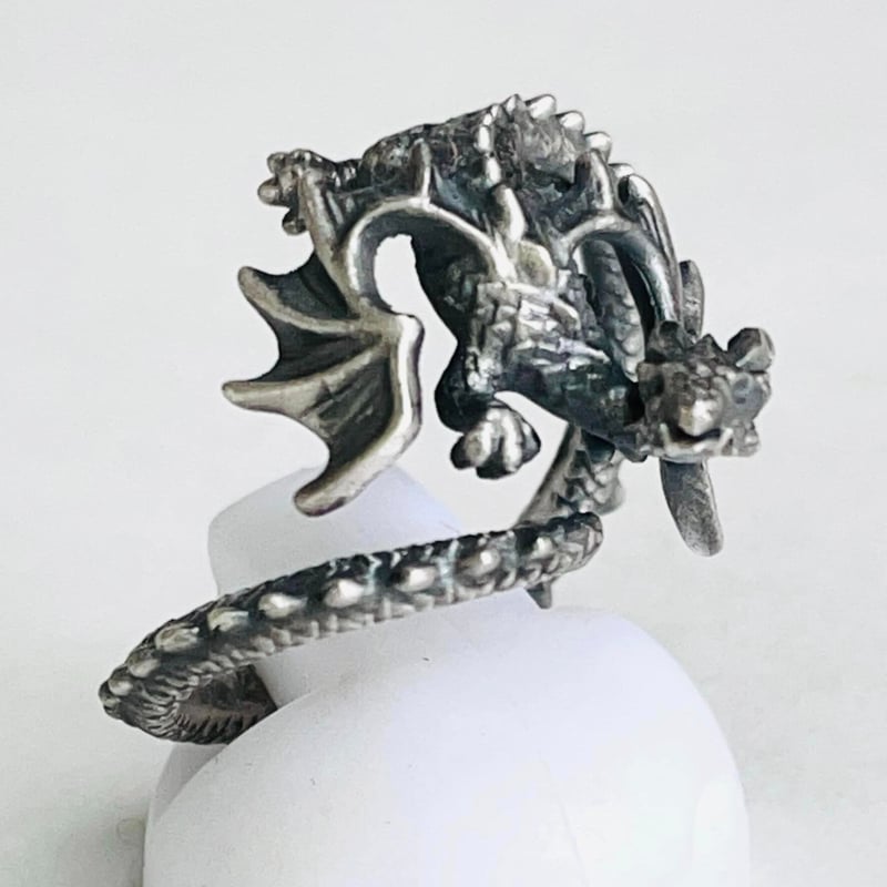 即納可能！】尻尾で巻き付くドラゴン（リング）［林檎屋］ | 上州本店