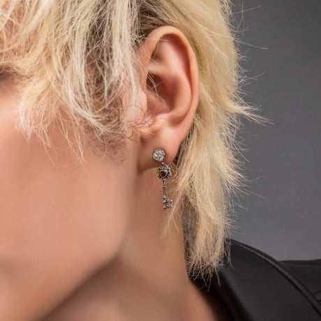 【即納可能！鍵のピアス】フレイヤキーピアス［Artemis Classic］