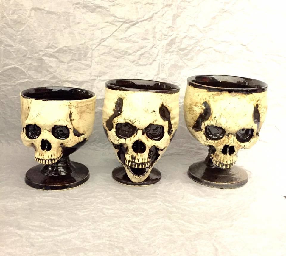 vintage antique skull snake 野ざらし 髑髏 蛇 陶器 Japanese Ceramic Form of a Human Skull with a Snake - Naga Antiques