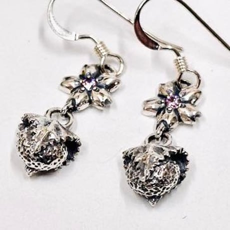 【桜餅のピアス🌸】花と道明寺(ピアス）［銀燭］
