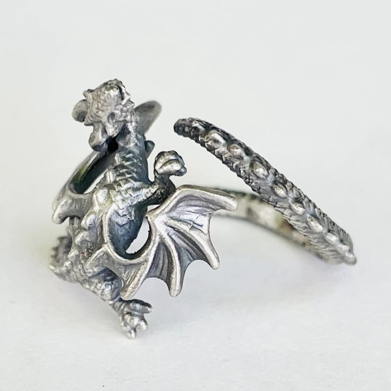 即納可能！】尻尾で巻き付くドラゴン（リング）［林檎屋］ | 上州本店