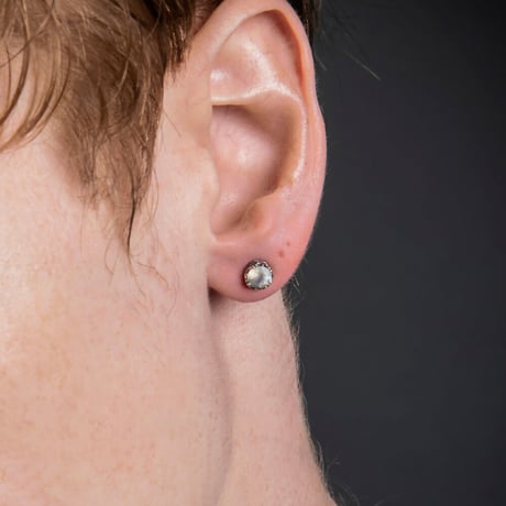 【即納可能！王冠の小さいピアス】ジュエルクラウンピアス ブルームーンストーン （片耳分）
