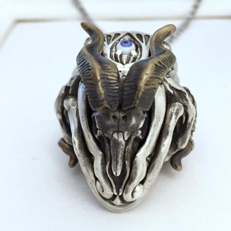 Succubus Glass Eye Pendant（ペンダントトップ）［BLIND RABBIT］