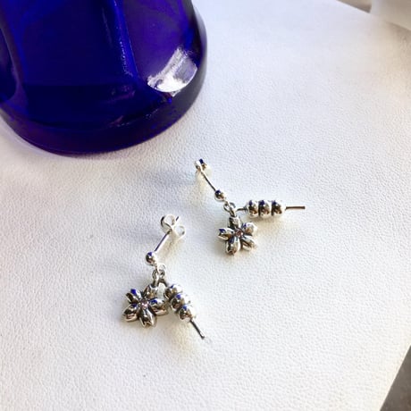 【🌸お花見ピアス】花団子(ピアス）［銀燭］