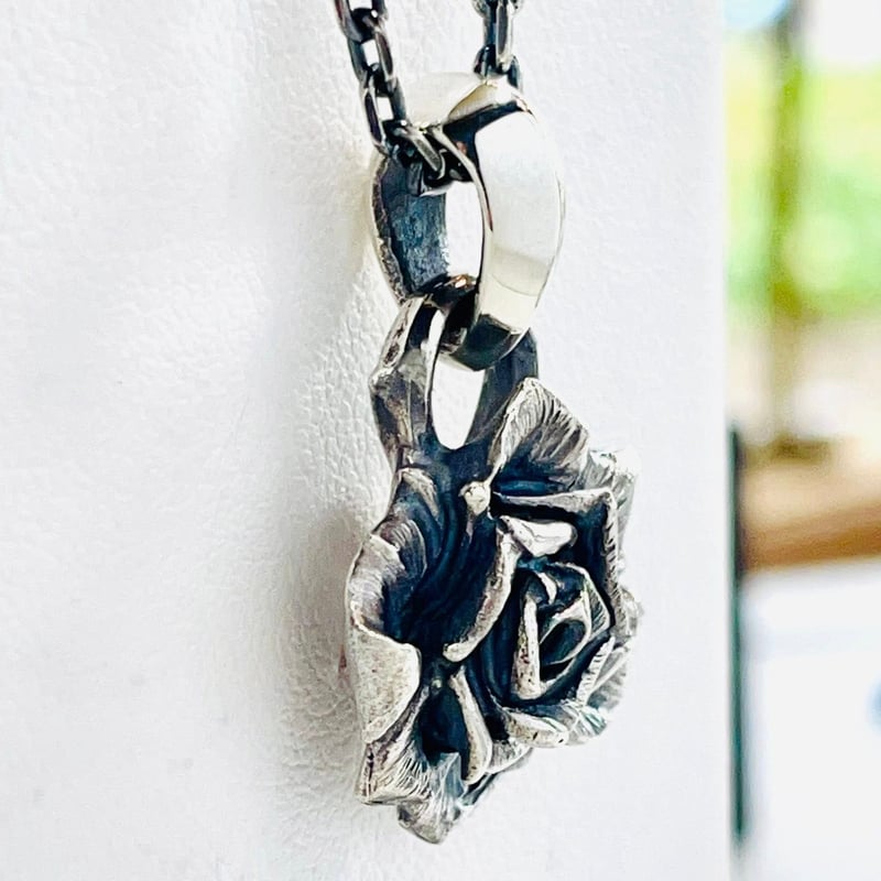 エナメル のペンダントヘッド 薔薇 蛇骨堂限定販売】バラペンダント ［GLAM SCALE］ | 上州本店 蛇骨堂