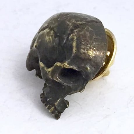 Skull pins(右向き）　ピンズ［kinsfolk］
