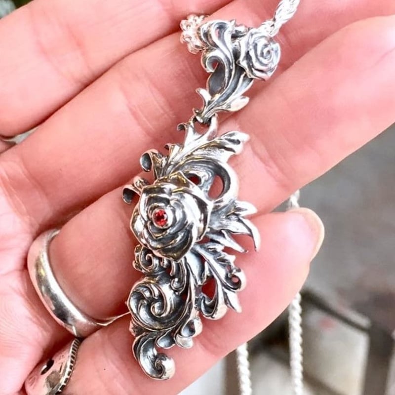 エナメル のペンダントヘッド 薔薇 蛇骨堂限定販売】バラペンダント ［GLAM SCALE］ | 上州本店 蛇骨堂