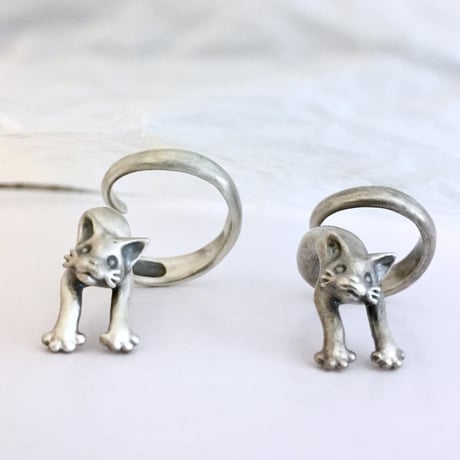 【即納可能！2タイプのサイズ】猫は液体（リング）［林檎屋］