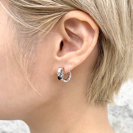 【蛇のピアス】サーペントバイパーシルバーピアス［Bizarre］