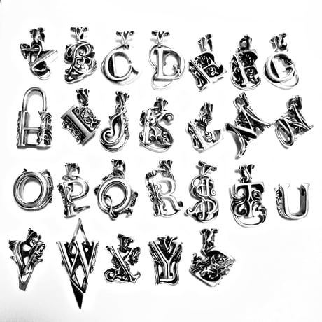 SV大文字ペンダント［Vallucina］