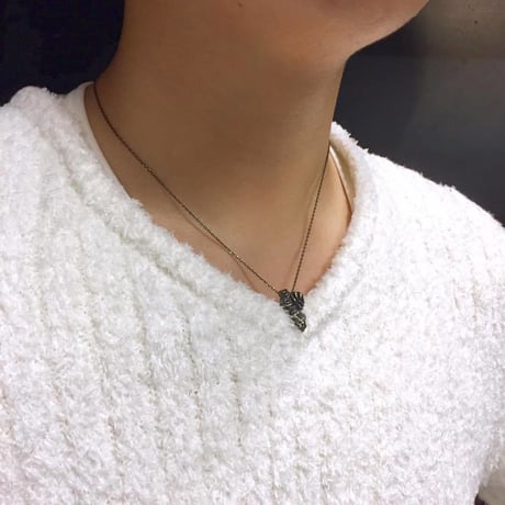 Warm Hand Leftペンダント［Bone ash］