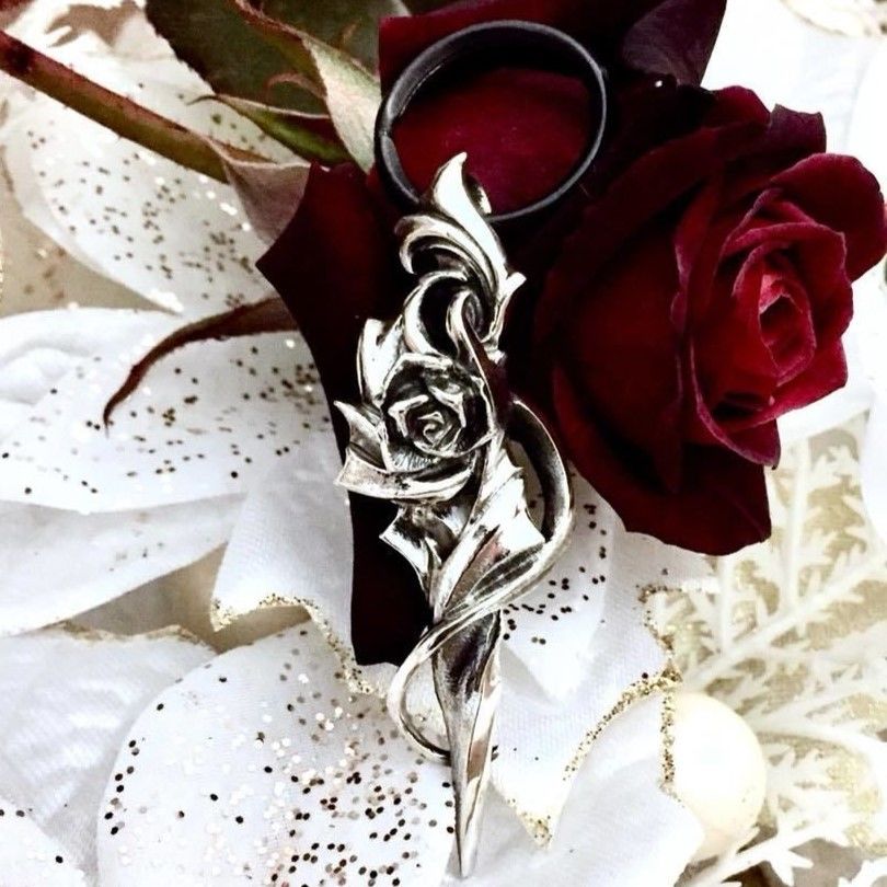 蛇骨堂限定】薔薇のキーホルダー(宝石なし)ランブリングローズ 蛇骨堂限定】薔薇のキーホルダー(宝石なし)ランブリングローズ