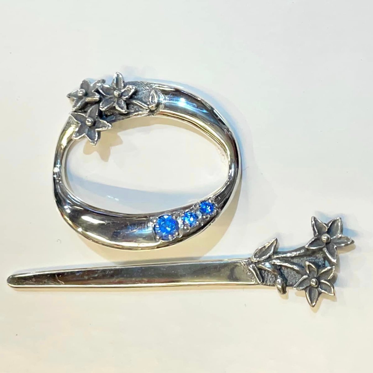 円桔梗髪飾り◆銀燭(ぎんしょく) 綺麗な髪飾り】円桔梗髪飾り［銀燭］ | 上州本店 蛇骨堂