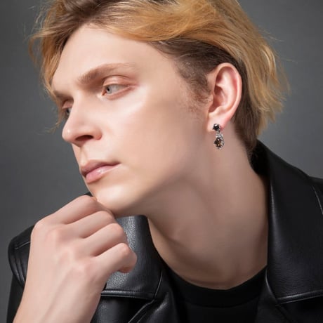 【即納可能！2つの王冠のピアス】 ツインクラウンピアス　～twin crown piercing～ ［Artemis Kings］