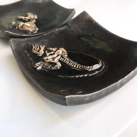 【SOLD OUTt】ティラノサウルス豆皿［大友窯SKULL］