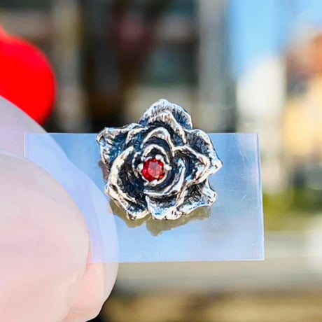 薔薇のピアス | STORES