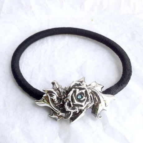 【ブレスレットにも使える♪薔薇のヘアゴム】　EG-001（シルバー製）［ GLAM SCALE ］