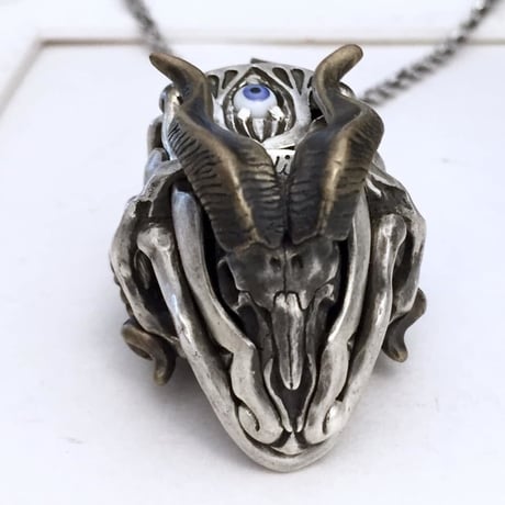 Succubus Glass Eye Pendant（ペンダントトップ）［BLIND RABBIT］