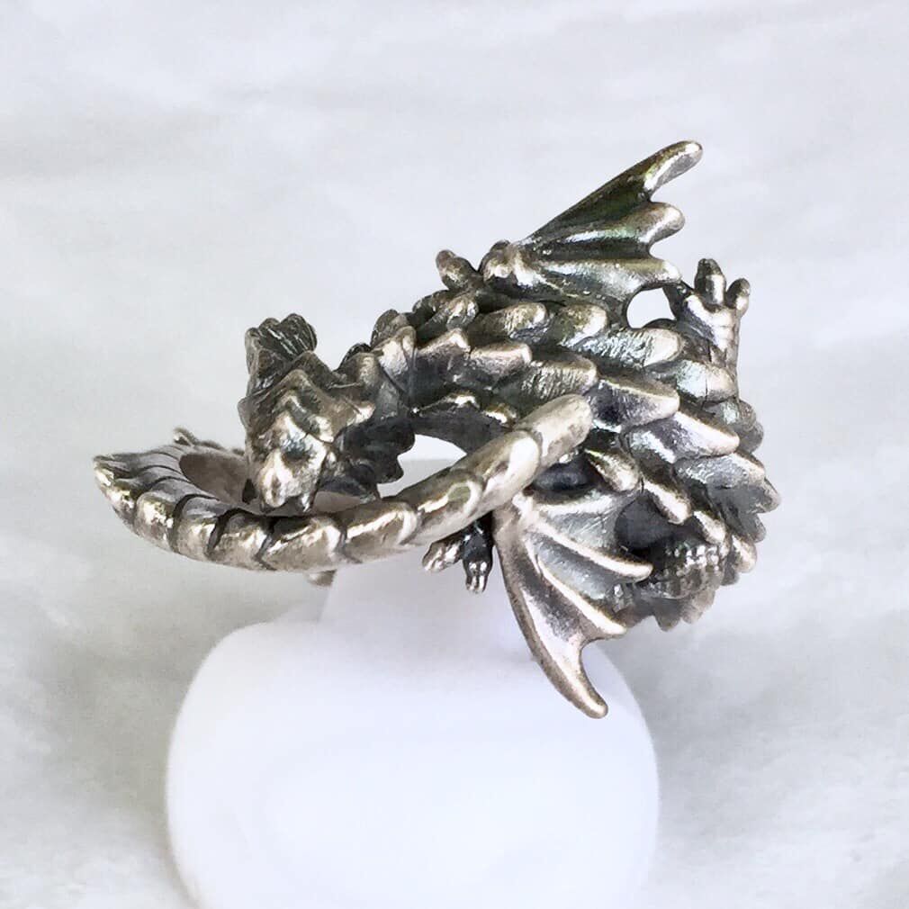 即納可能！】尻尾を噛むドラゴン（リング）［林檎屋］ | 上州本店 蛇骨堂