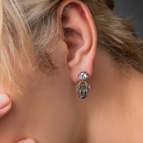 【即納可能！王冠2つのピアス】ノーブルクラウンピアス　～Noble crown earring～ ［Artemis Kings］
