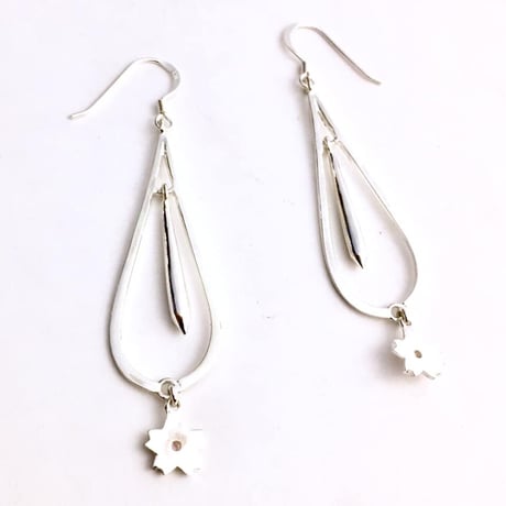 【🌸桜のピアス】花奏(ピアス）［銀燭］