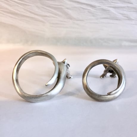 【即納可能！2タイプのサイズ】猫は液体（リング）［林檎屋］