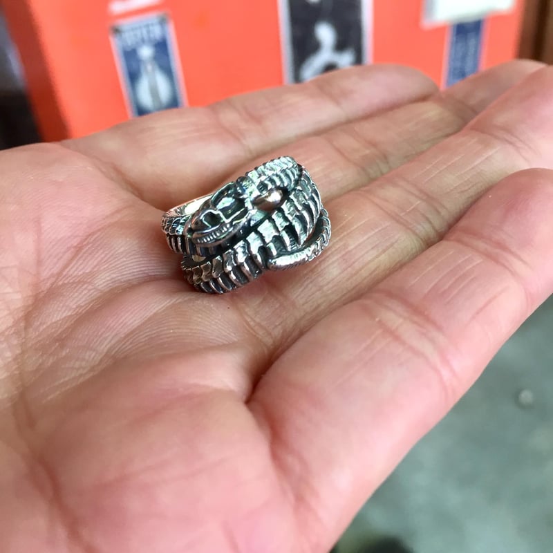 15号即納可能！】ガーディアンリングS～蛇とスカルの小さい指輪