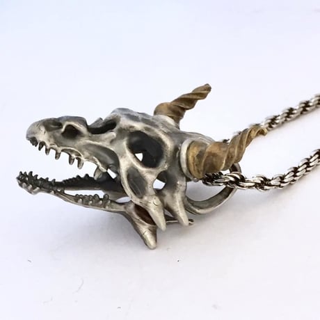 【即納可能！】スカルドラゴン頭骨（ペンダントトップ）［林檎屋］