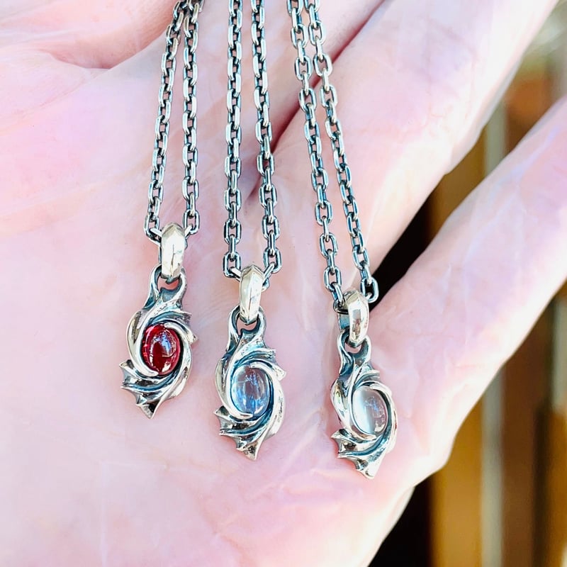 クリシュナ神オーム・ペンダントヘッド(red)＋ステンレスチェーン