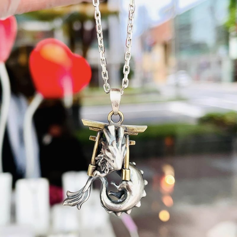 即納可能！】鳥居と龍（ペンダント）［林檎屋］ | 上州本店 蛇骨堂