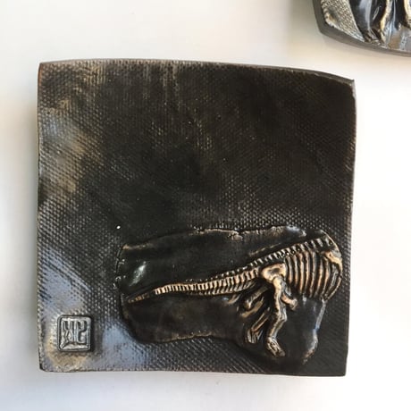 【SOLD OUT！】ブラキオサウルス豆皿［大友窯SKULL］