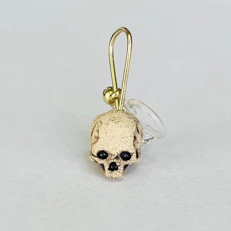 【即納可能！】豆ドクロイヤリング・イヤカフ（片耳用1個）［大友窯SKULL］