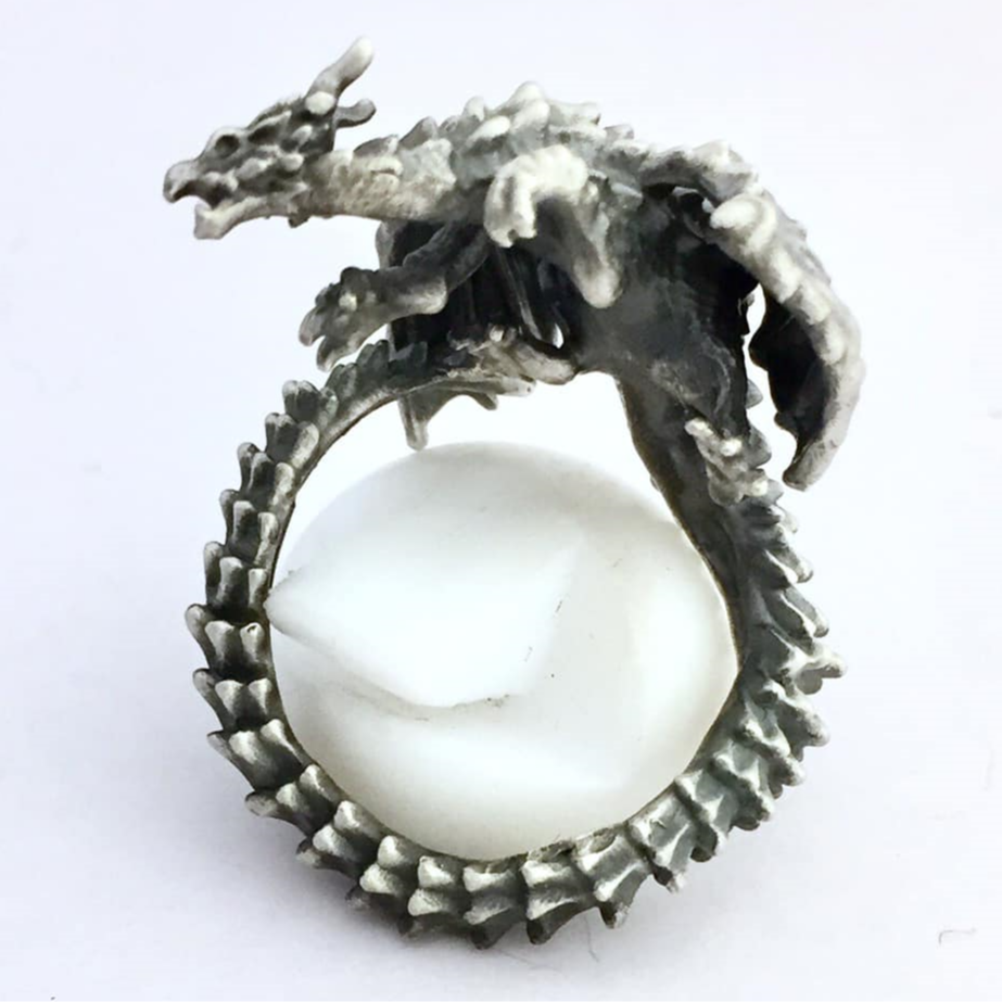 希少品❗️最終値下げ❗️ドラゴン彫刻 ヴィンテージリング 即納可能！】尻尾で巻き付くドラゴン（リング）［林檎屋］ | 上州本店