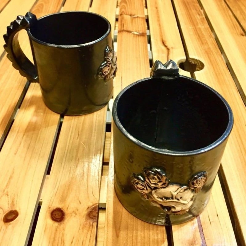 レトロ　髑髏　蛇　陶器オブジェ 髑髏頭 蛇/蜥蜴乗り ハロウィン 卓上飾り 小道具 不気味 スカル