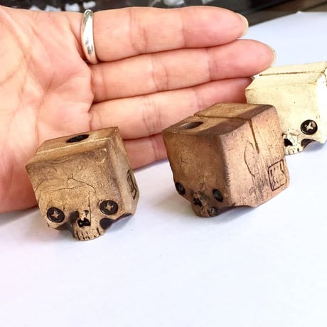 【SOLD OUT!】キューブスカル（小）～カードスタンド～[大友窯SKULL]