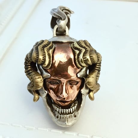 Succubus Pendant（ペンダントトップ）［BLIND RABBIT］